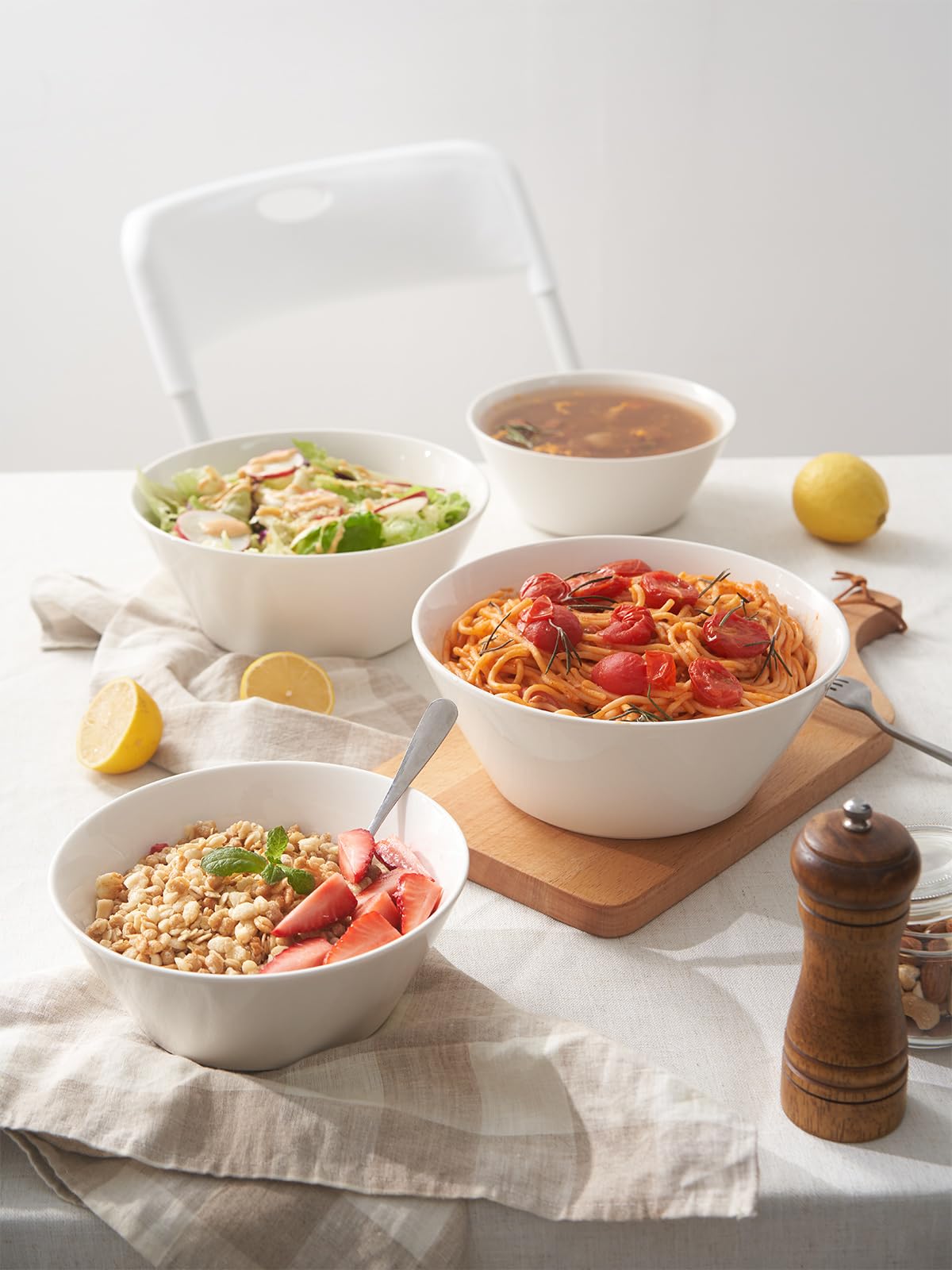 White Ceramic Soup Bowls Set of 4 Q18606