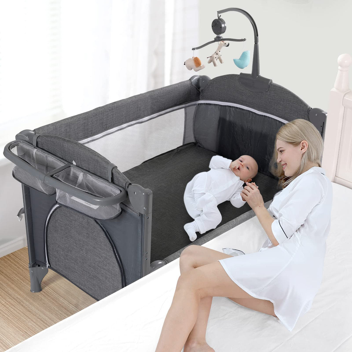 5-in-1 Baby Bassinet Bedside Sleeper Playard U546